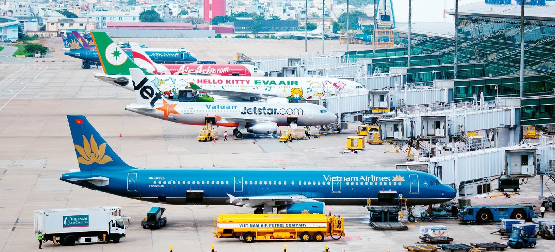 越南考虑将航空公司外资持股上限提高至49%